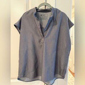 Figs Womens Rafaela Scrub top. EUC